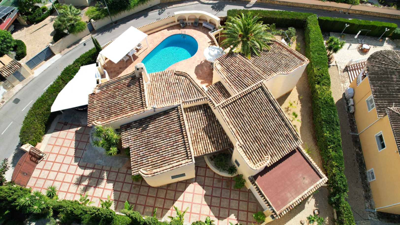 Villa Mediterránea construida en una planta en Altea, Urb. Santa Clara, con mucha privacidad