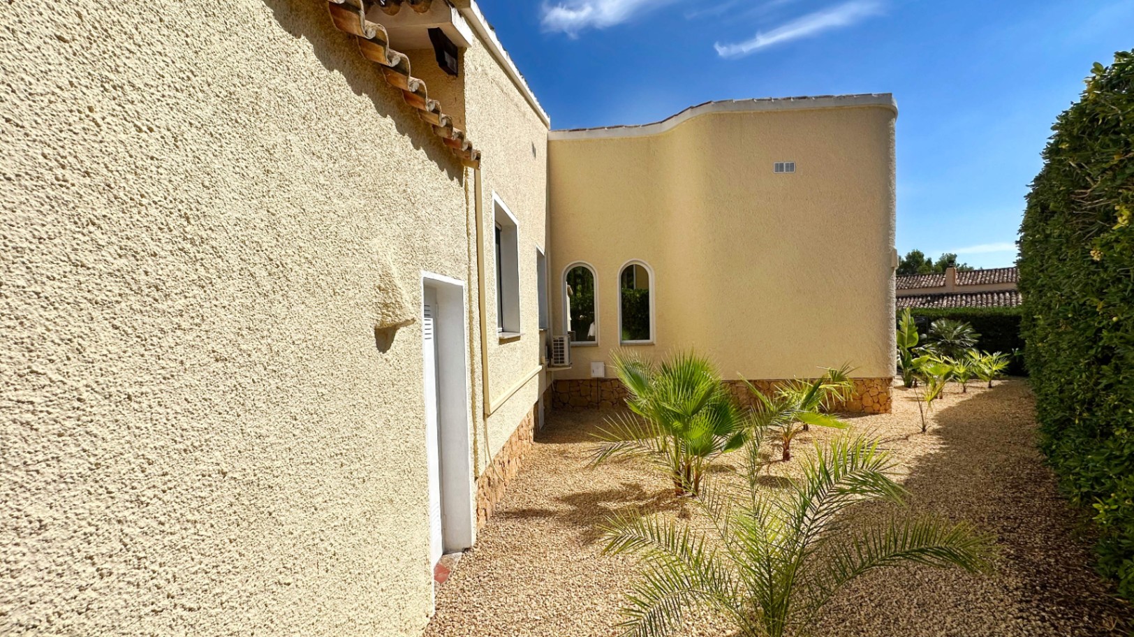 Villa Mediterránea construida en una planta en Altea, Urb. Santa Clara, con mucha privacidad