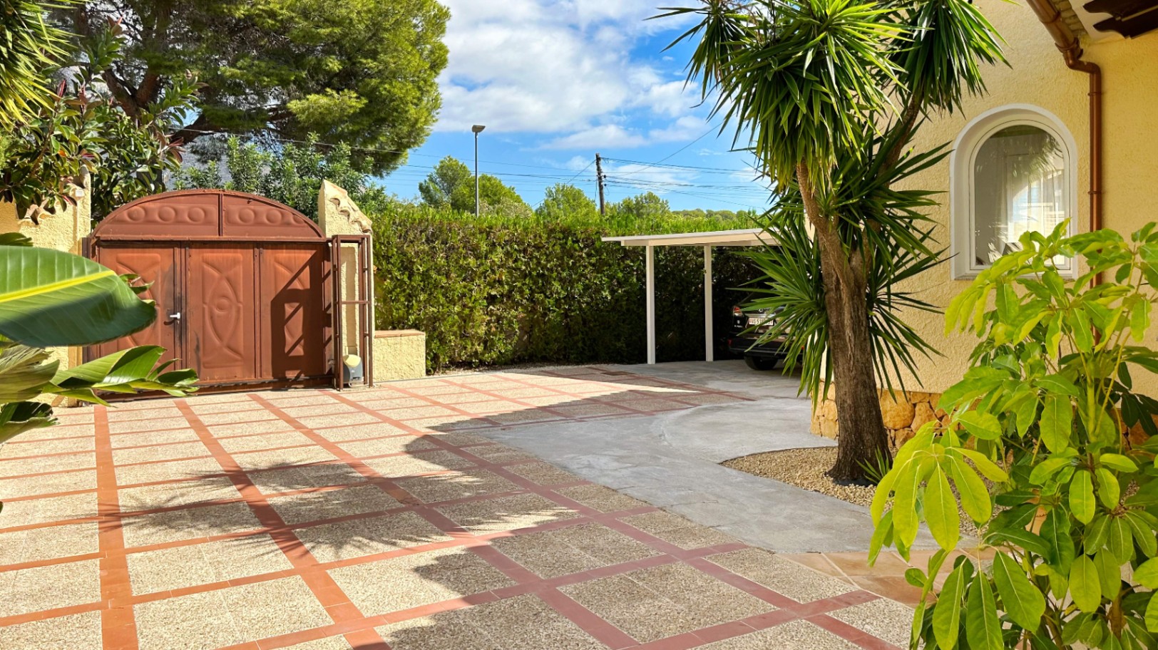 Villa Mediterránea construida en una planta en Altea, Urb. Santa Clara, con mucha privacidad