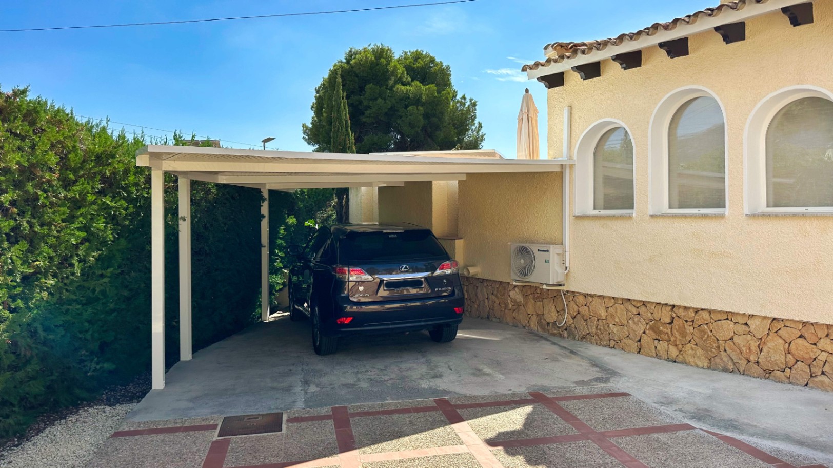 Villa Mediterránea construida en una planta en Altea, Urb. Santa Clara, con mucha privacidad