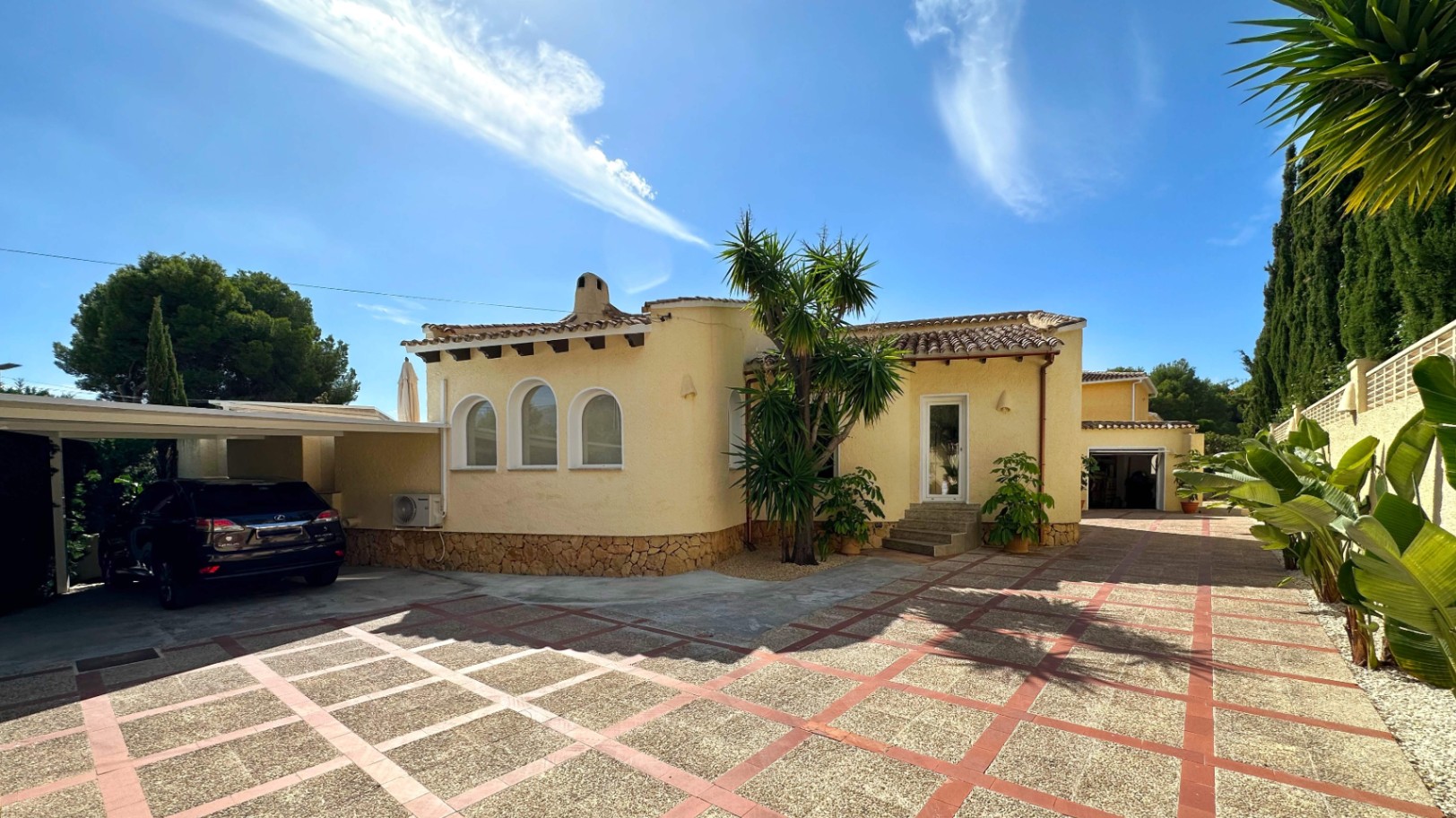 Villa Mediterránea construida en una planta en Altea, Urb. Santa Clara, con mucha privacidad
