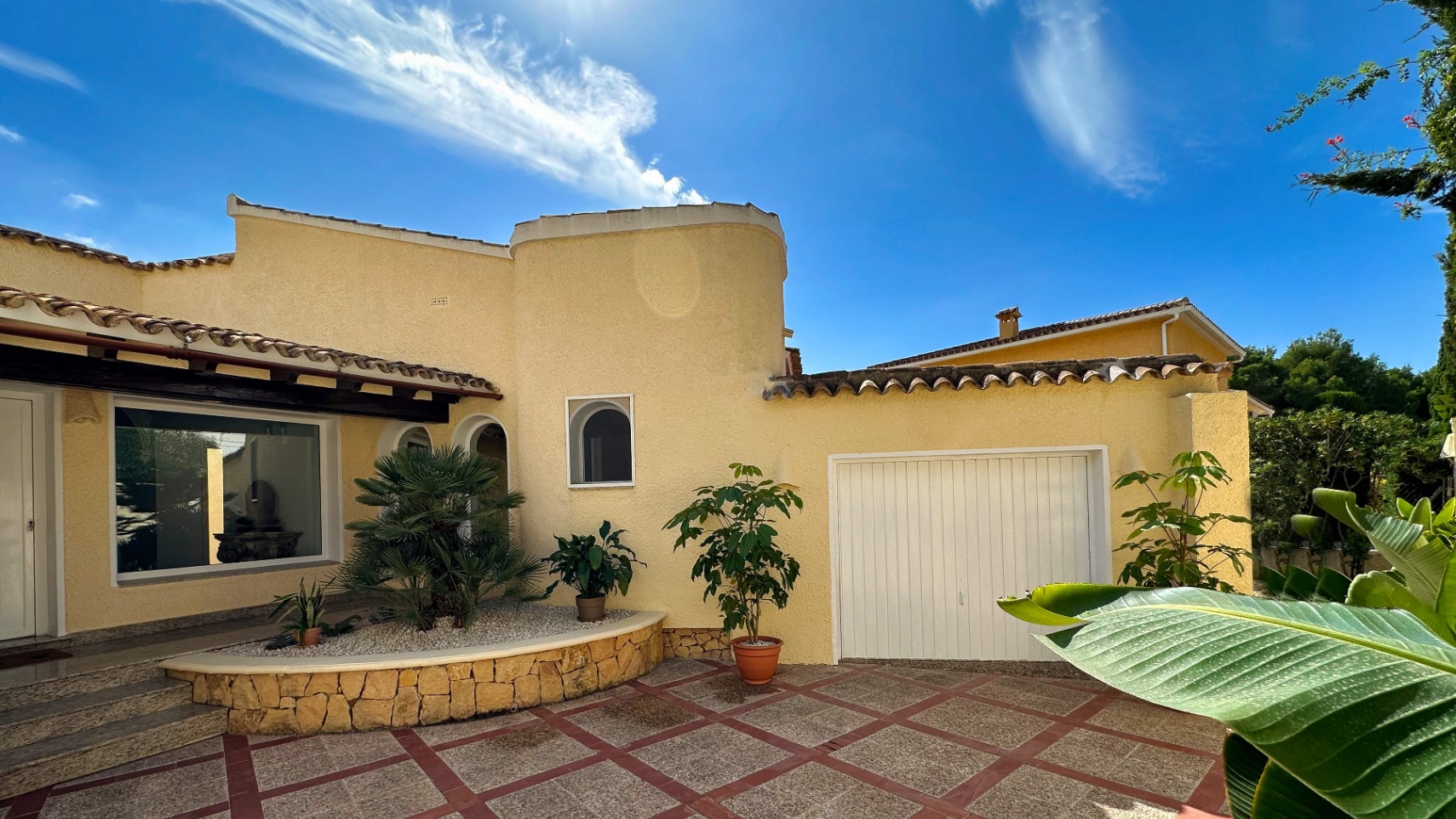Villa Mediterránea construida en una planta en Altea, Urb. Santa Clara, con mucha privacidad