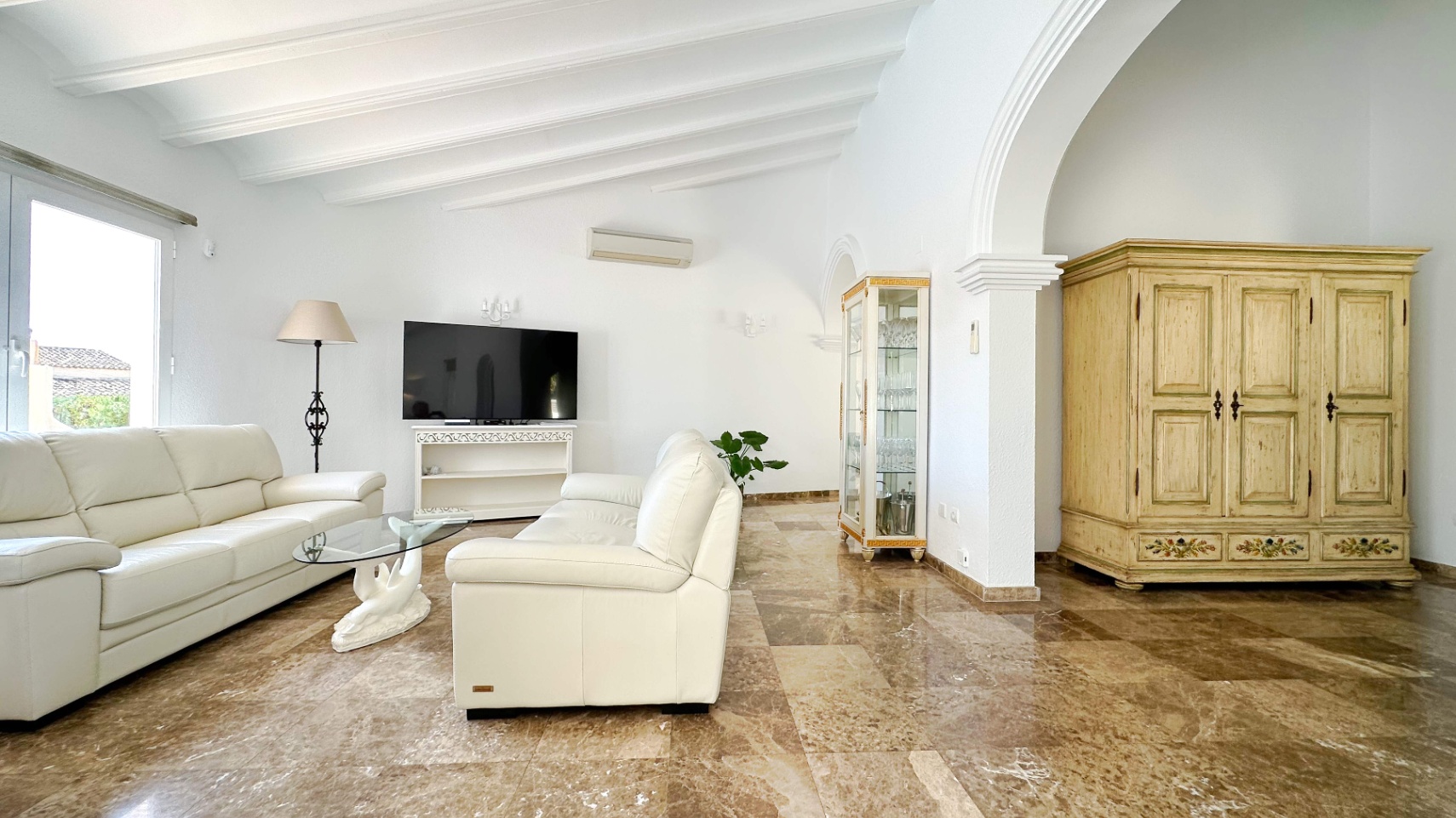 Villa Mediterránea construida en una planta en Altea, Urb. Santa Clara, con mucha privacidad