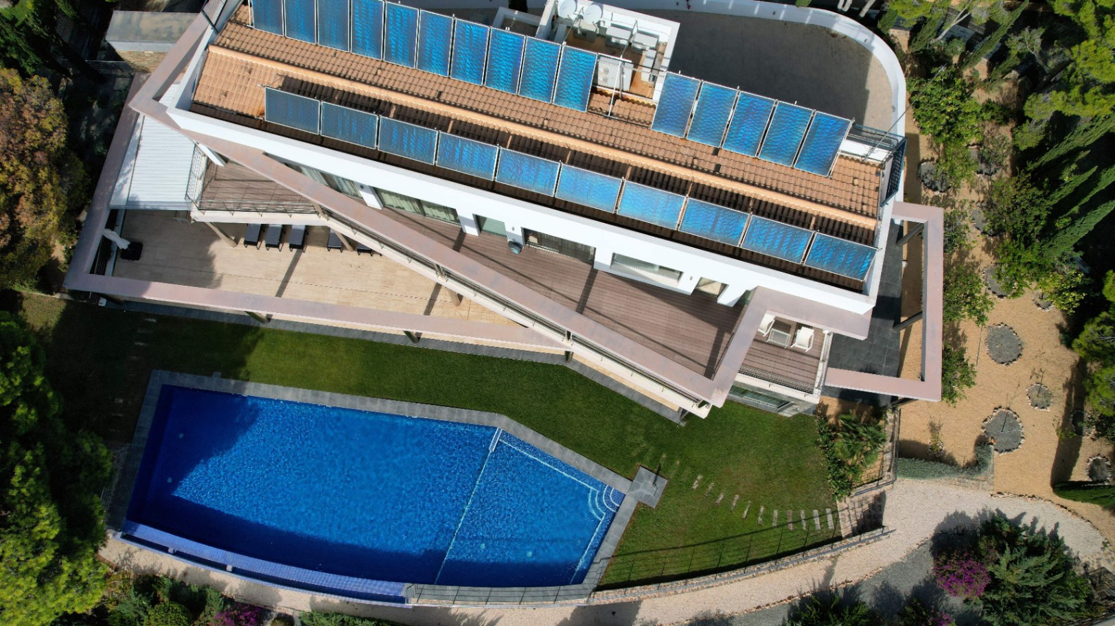 Sea front villa in Altea! A unique luxury villa at the Costa Blanca