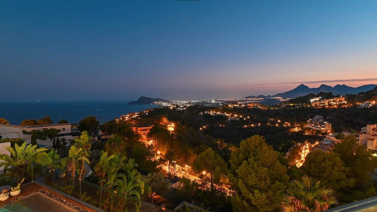 Moderna Villa en Altea Hills con ascensor, spa y vistas al mar