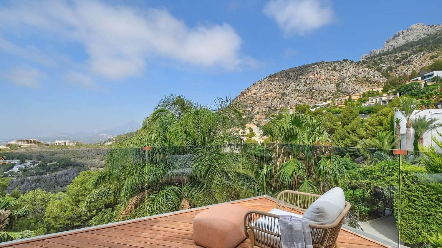 Moderna Villa en Altea Hills con ascensor, spa y vistas al mar