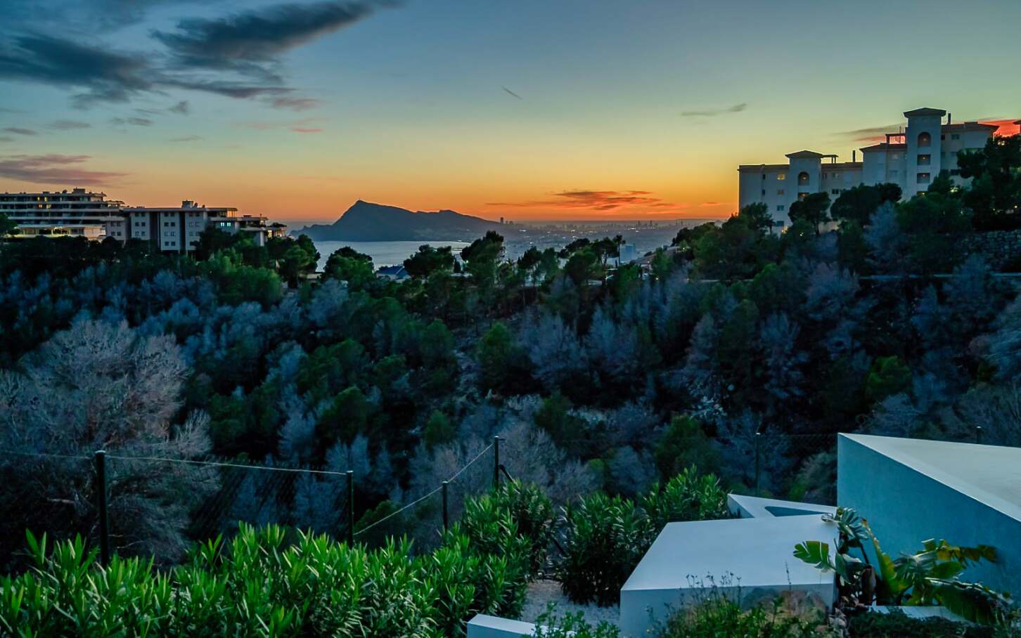 Villa de luxe avec vue sur la mer et design contemporain à Altea Hills