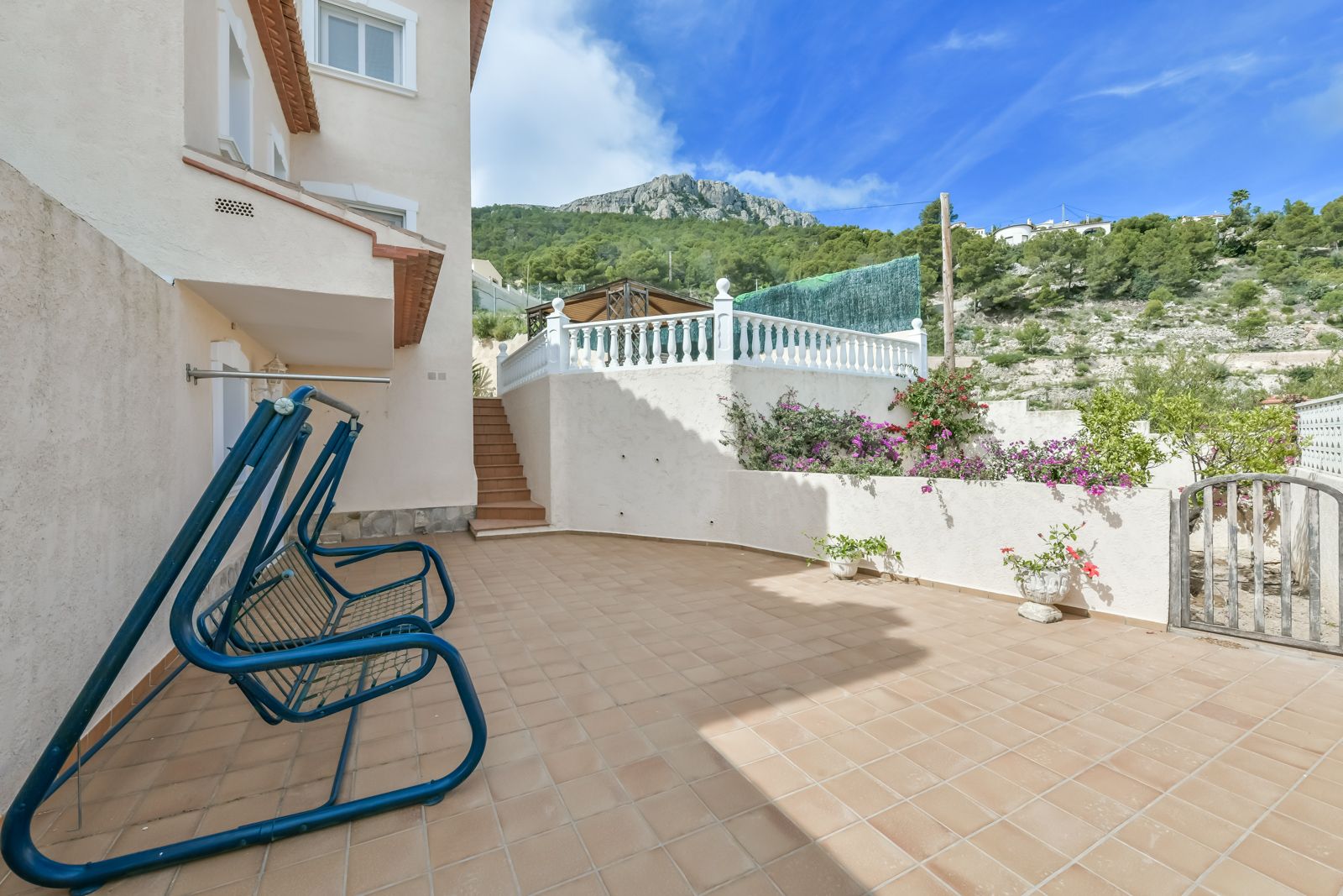 6 bedroom villa with guest apartment in Calpe