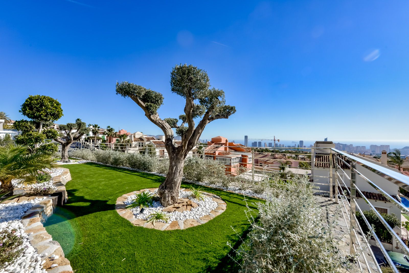 Splendid luxury villa with exclusive design, magnificent sea views in Finestrat, Costa Blanca.