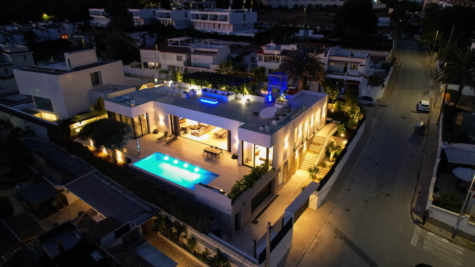 Luxuriöse, moderne Villa mit Meerblick und in Strandnähe in El Albir