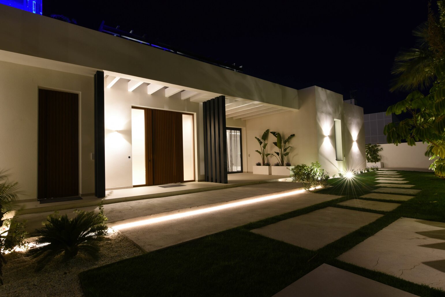 Luxuriöse, moderne Villa mit Meerblick und in Strandnähe in El Albir