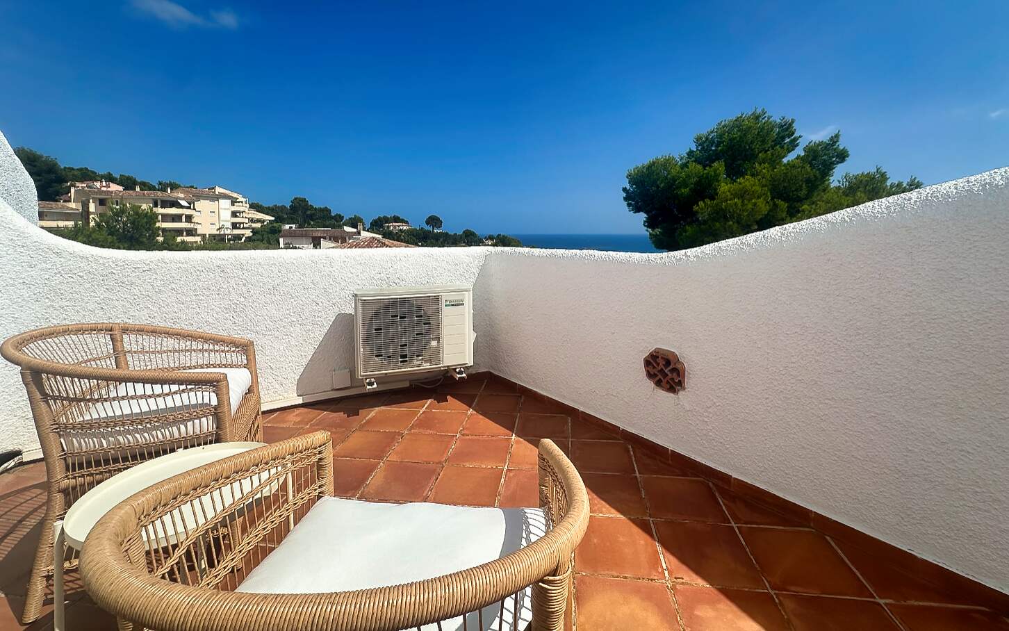 Schönes mediterranes Haus mit herrlichem Blick auf das Meer und die Berge in Altea