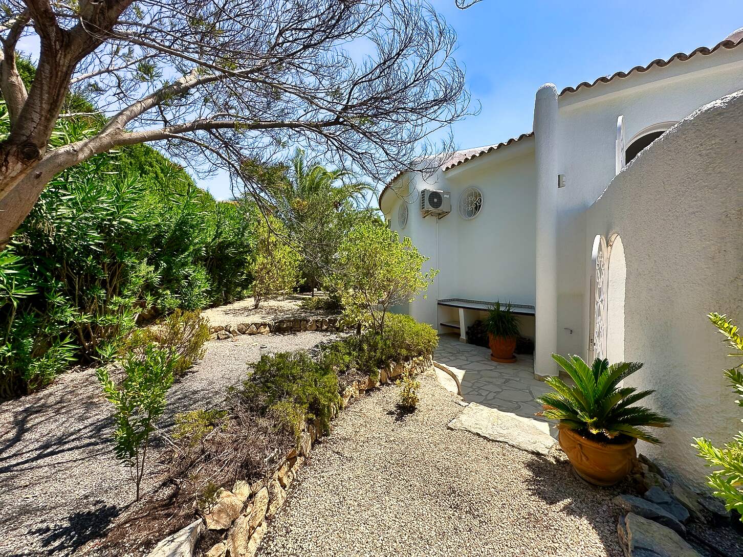 Schönes mediterranes Haus mit herrlichem Blick auf das Meer und die Berge in Altea