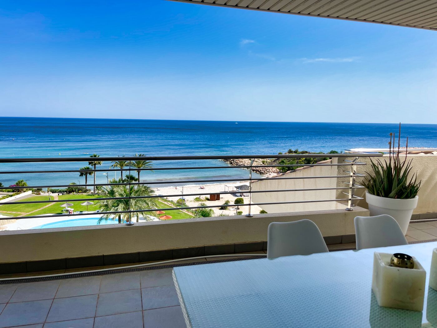 Penthouse at the sea front for sale in Mascarat, Altea