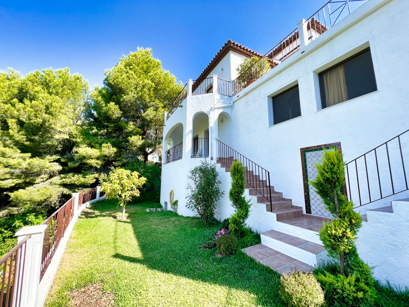Komplett renovierte Villa mit atemberaumbender Aussicht in Sierra Altea