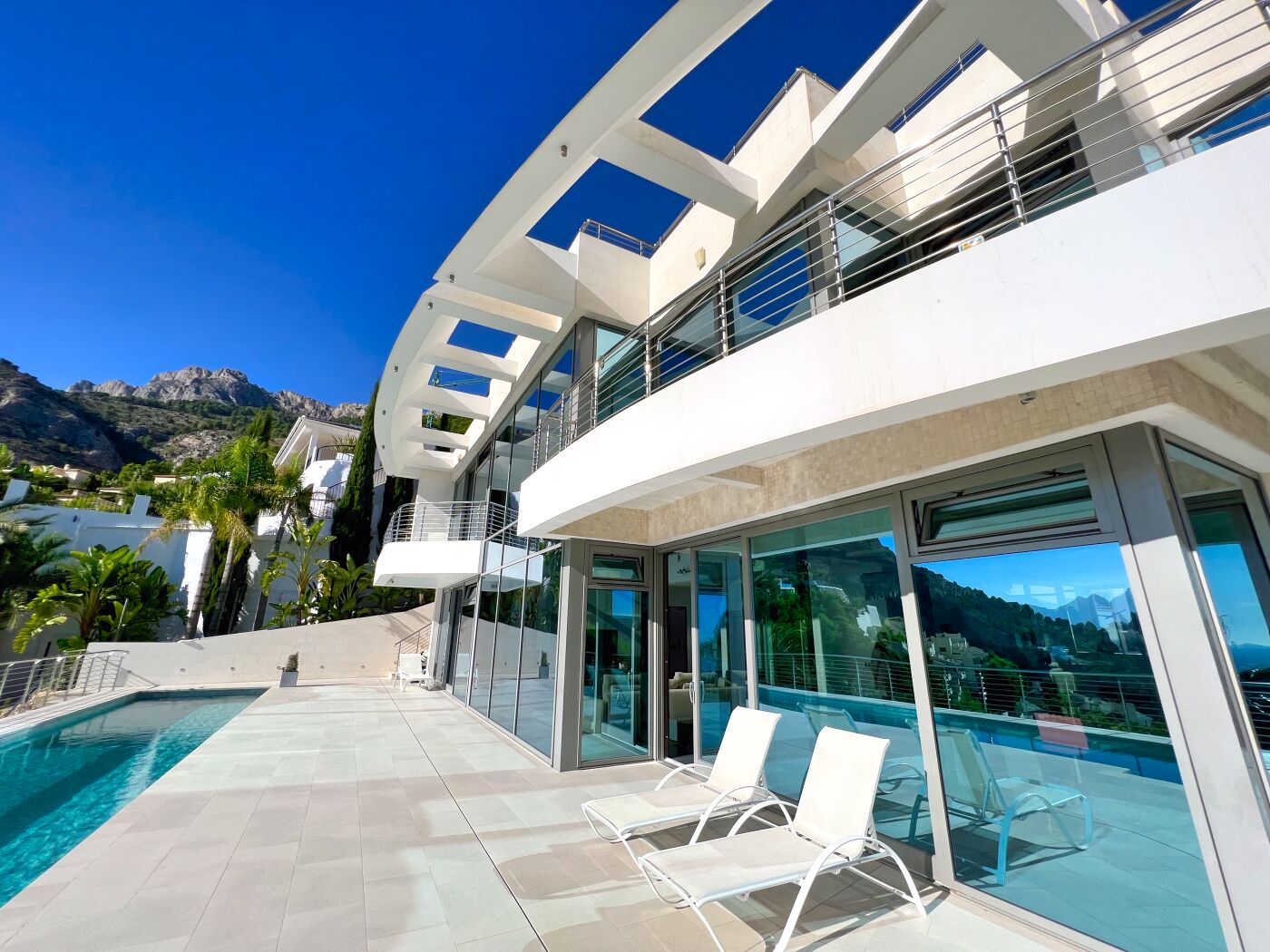 Uitzonderlijke luxe villa met ongelooflijk uitzicht op zee in Altea Hills