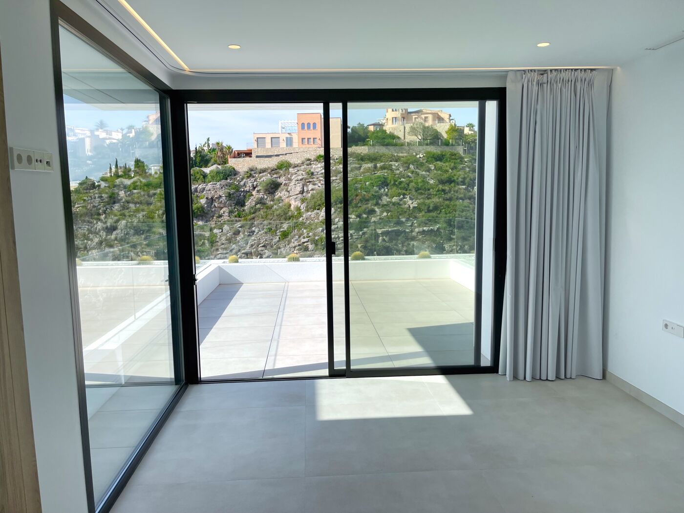 Atemberaubende moderne Villa mit atemberaubendem Blick in Cumbre del Sol, Benitachell