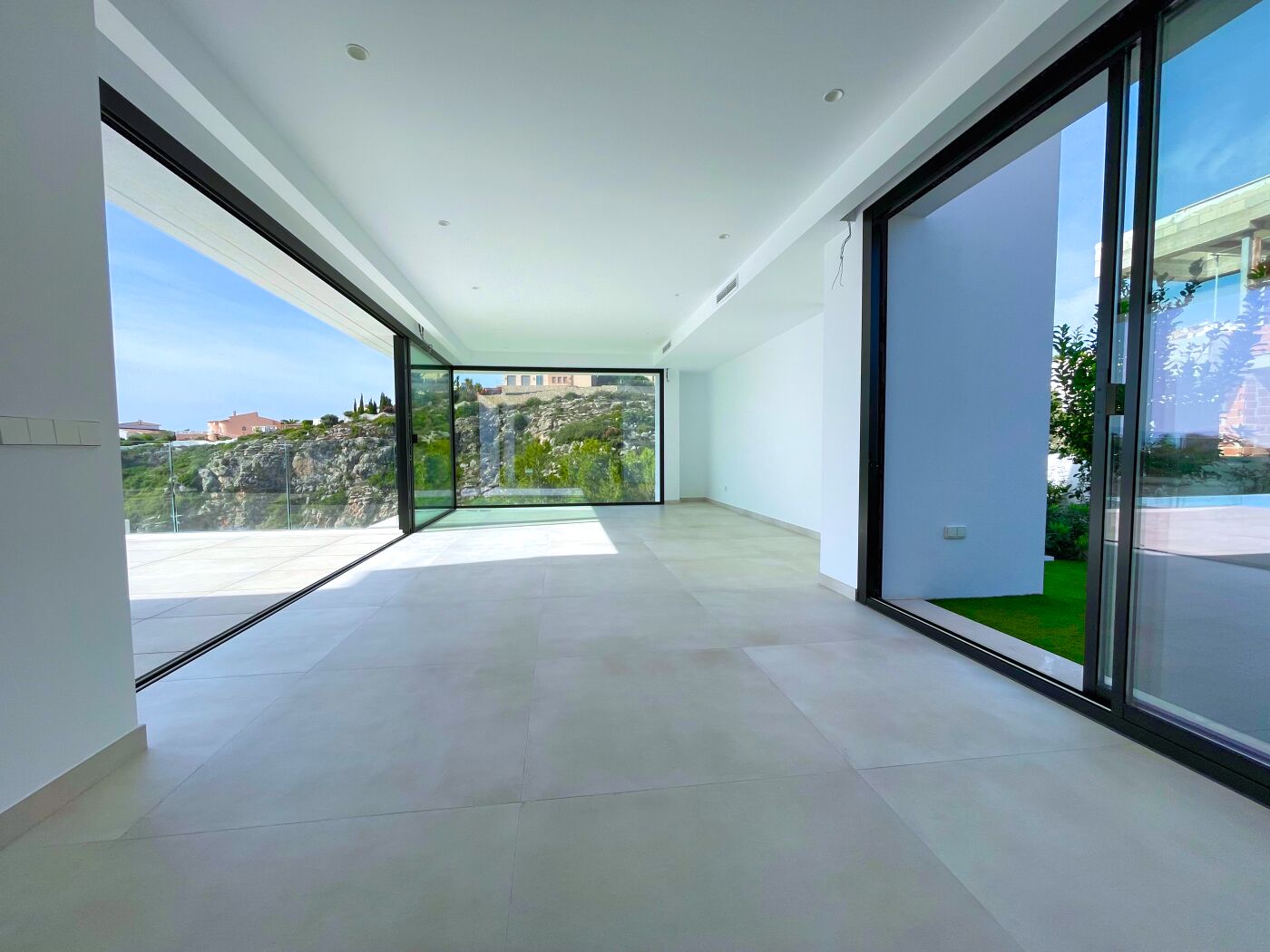 Atemberaubende moderne Villa mit atemberaubendem Blick in Cumbre del Sol, Benitachell