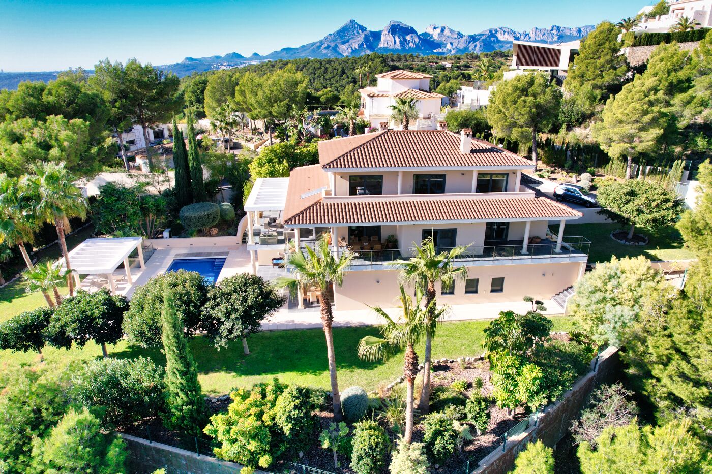 Luxury mansion in Altea La Vella with paradisical garden