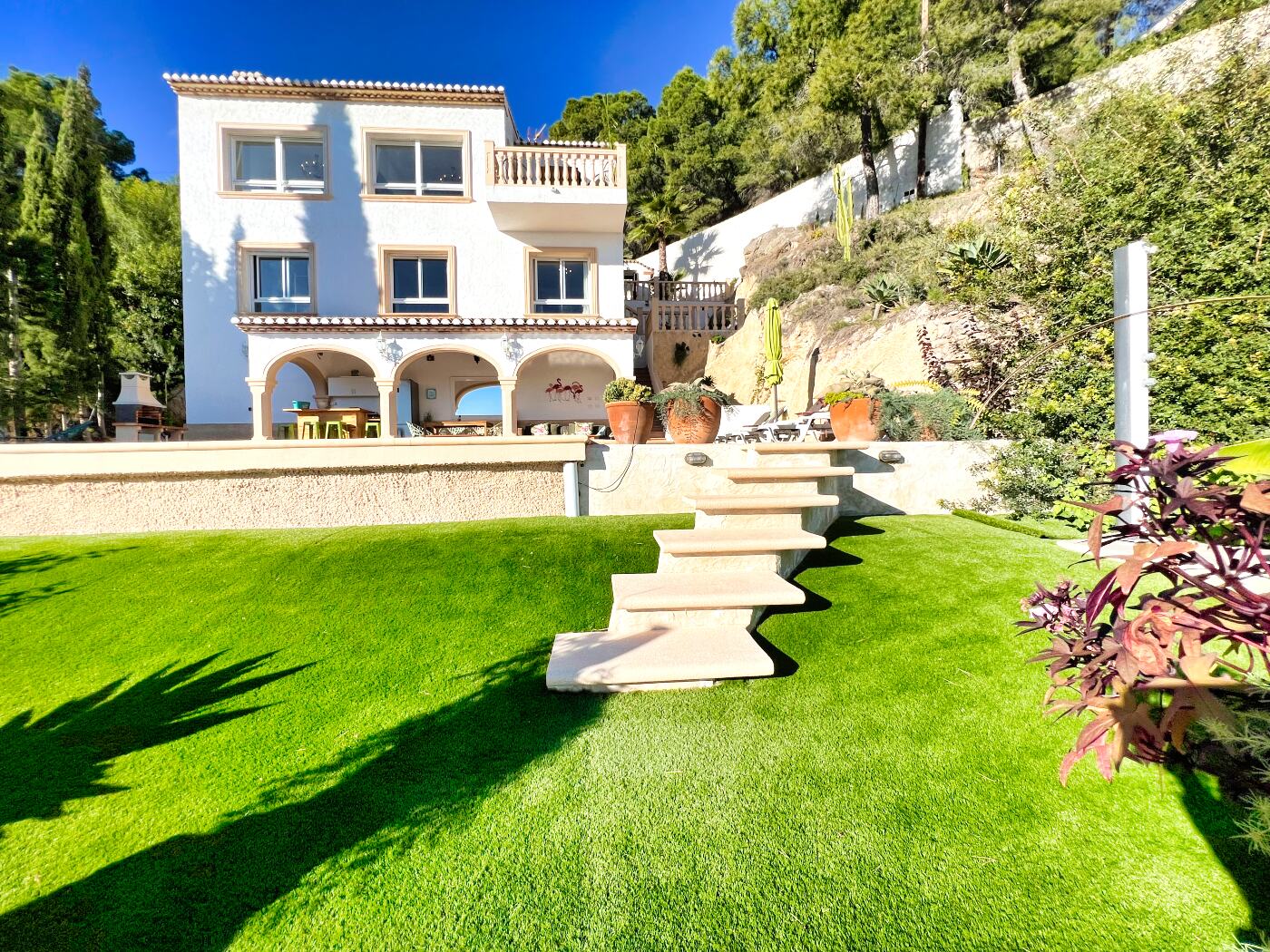 Villa with panoramic sea views for sale in Calpe