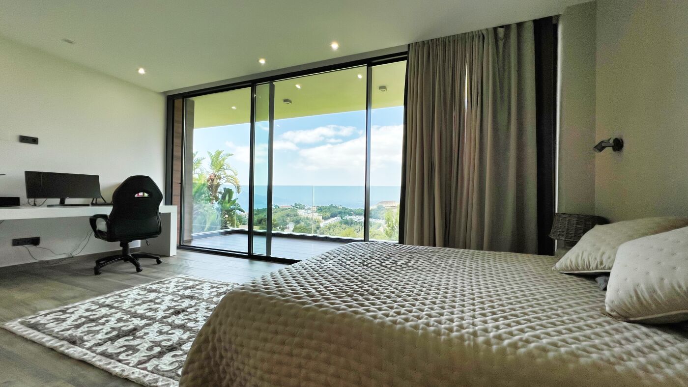 Moderna Villa en Altea Hills con ascensor, spa y vistas al mar