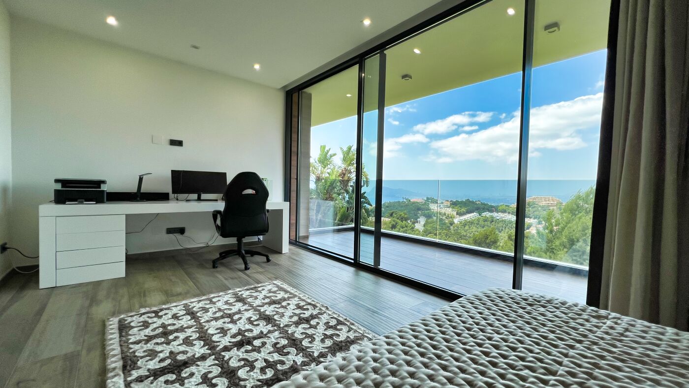 Ultra-modern villa in Altea Hills with elevator, spa and sea views