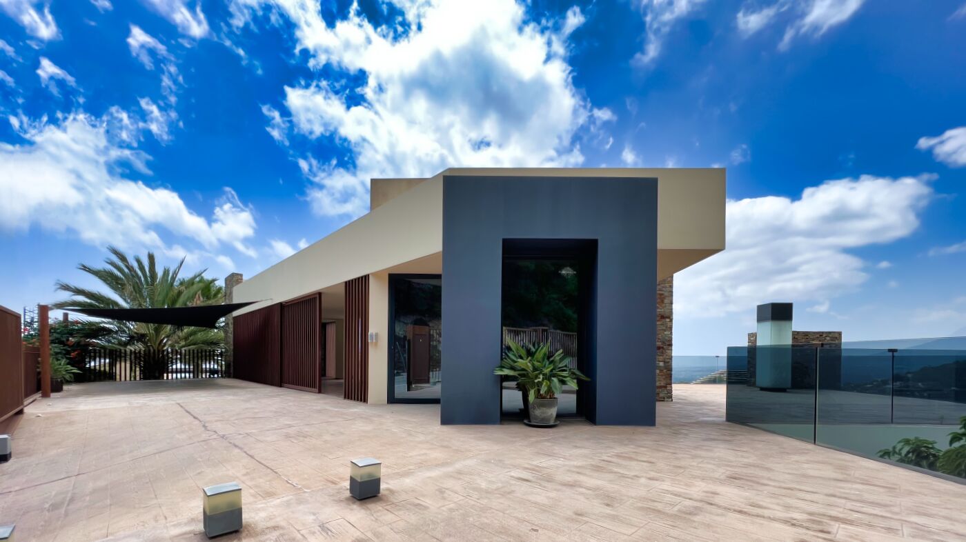 Ultramoderne Villa in Altea Hills mit Lift, Spa und Meerblick