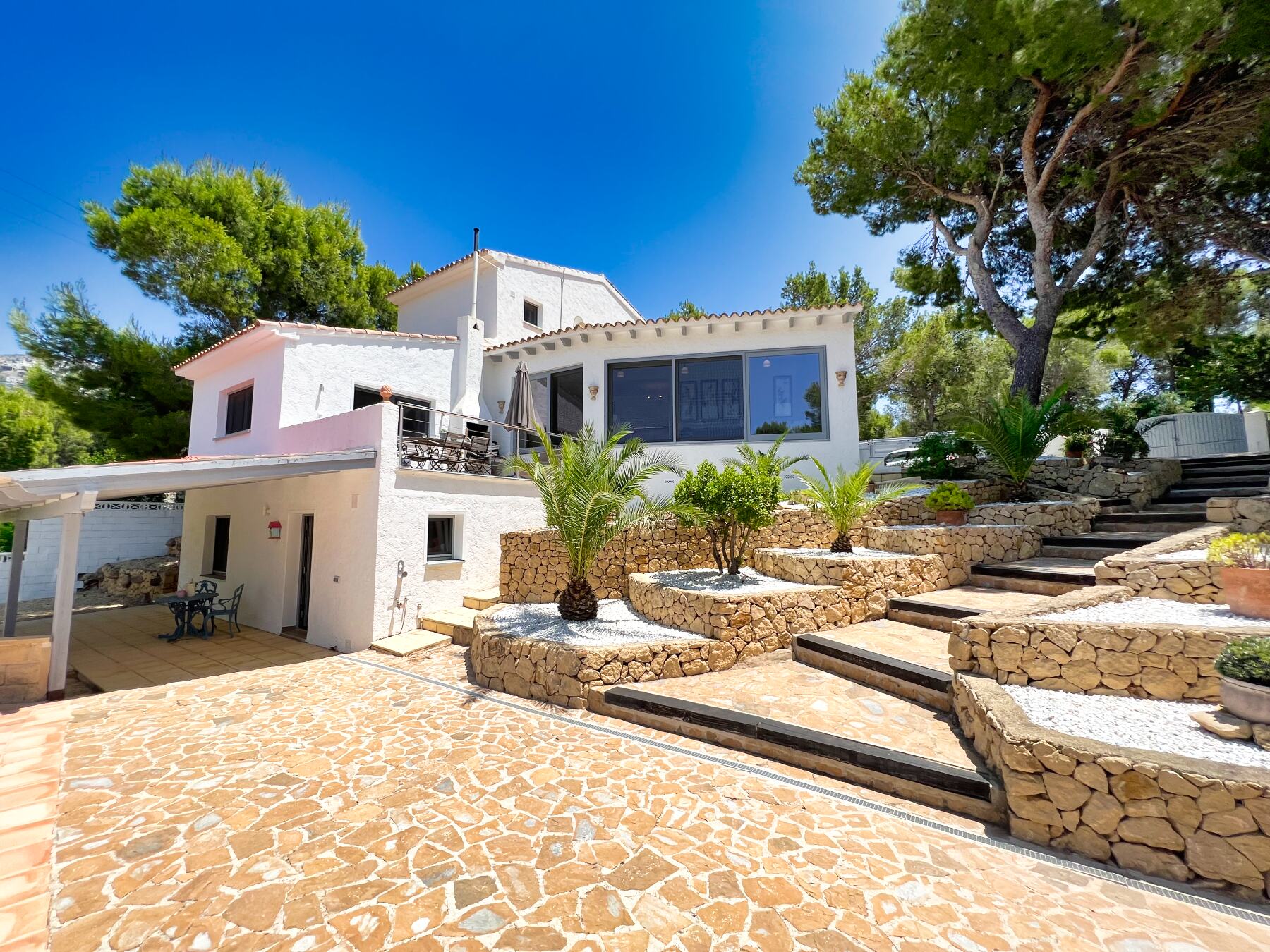 Mediterrane Villa etwas Meerblick und Gästewohnung in Altea zu verkaufen