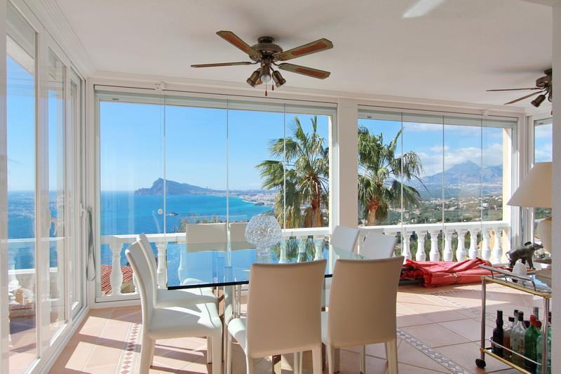 Villa for sale with superb sea views in Altea Hills