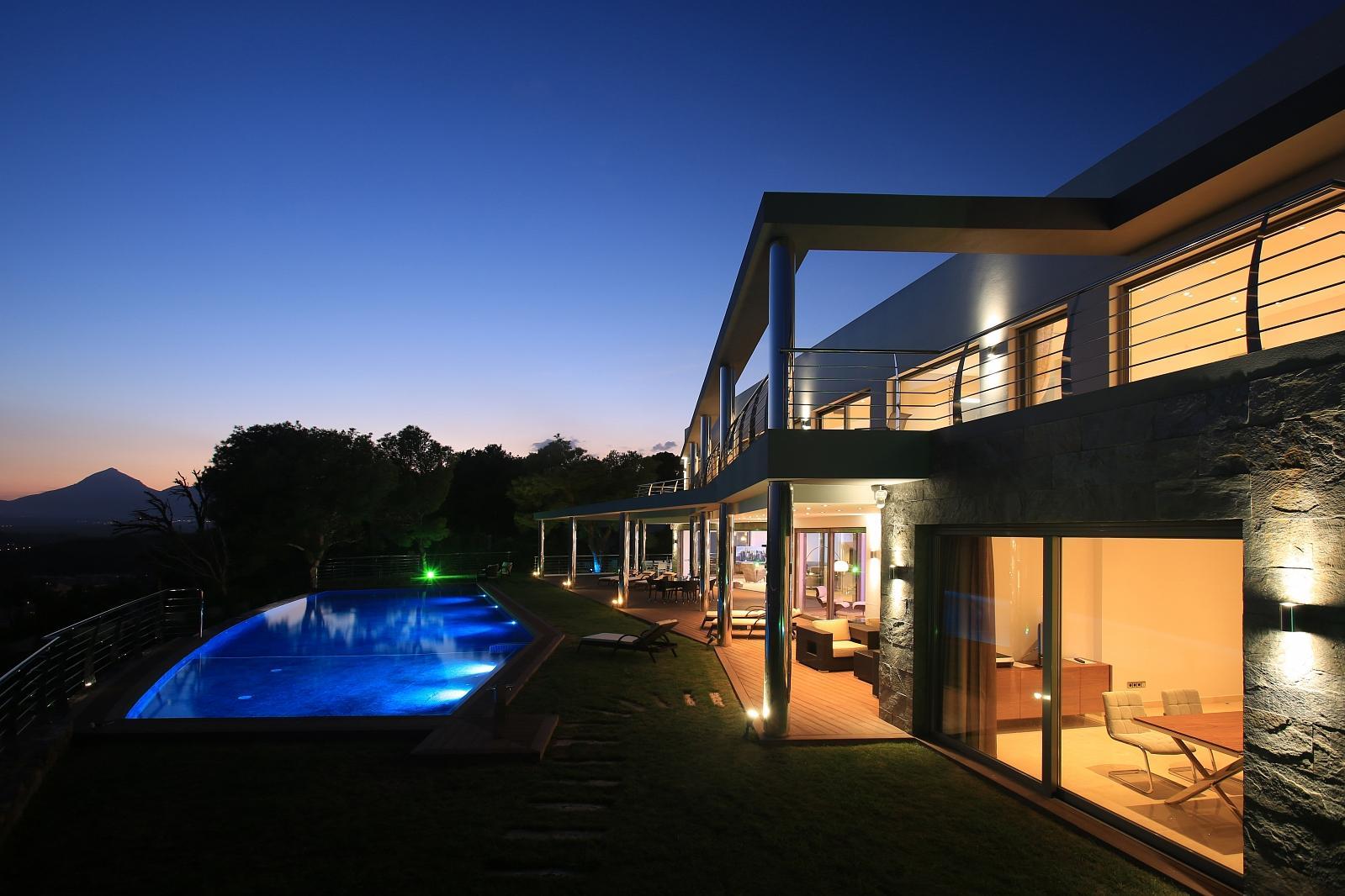 Sea front villa in Altea! A unique luxury villa at the Costa Blanca