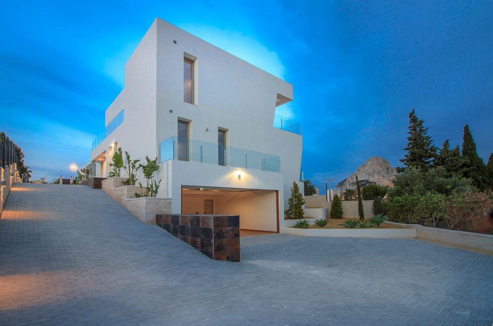 New modern villa in Calpe, near the