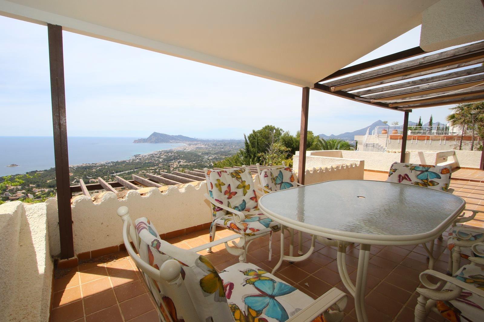 Villa with spectacular views over the entire bay in Altea