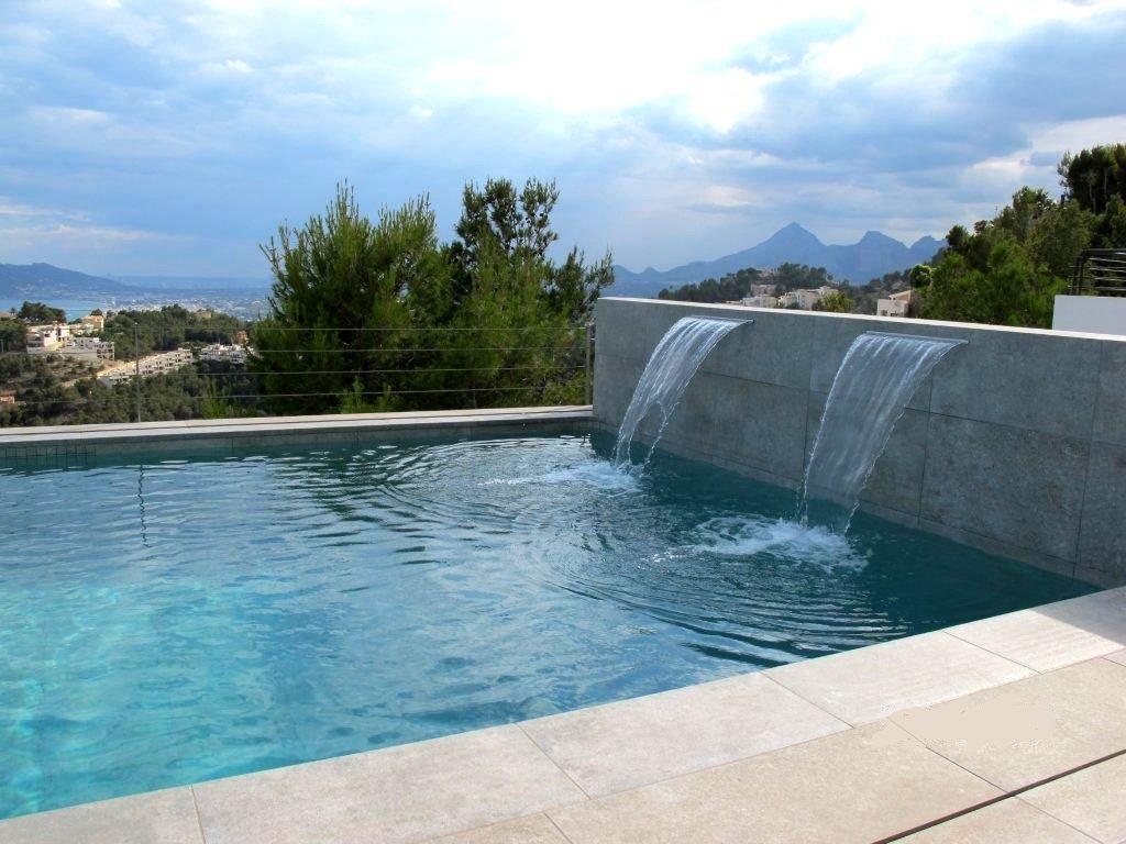 Neubauvilla in Altea Hills mit traumhaftem Meerblick und zwei Pools