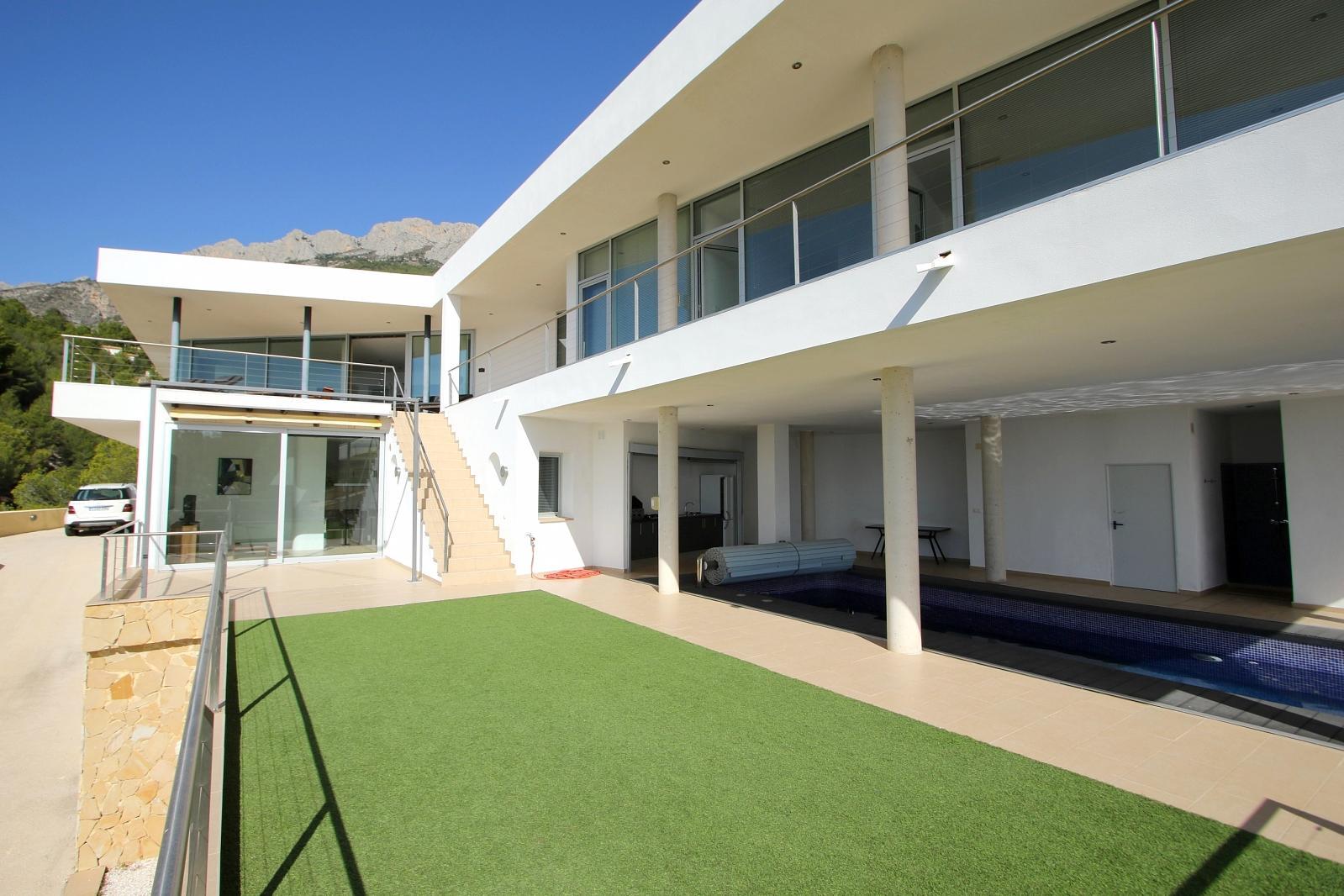 Modern luxury villa in Altea with magnificent sea views