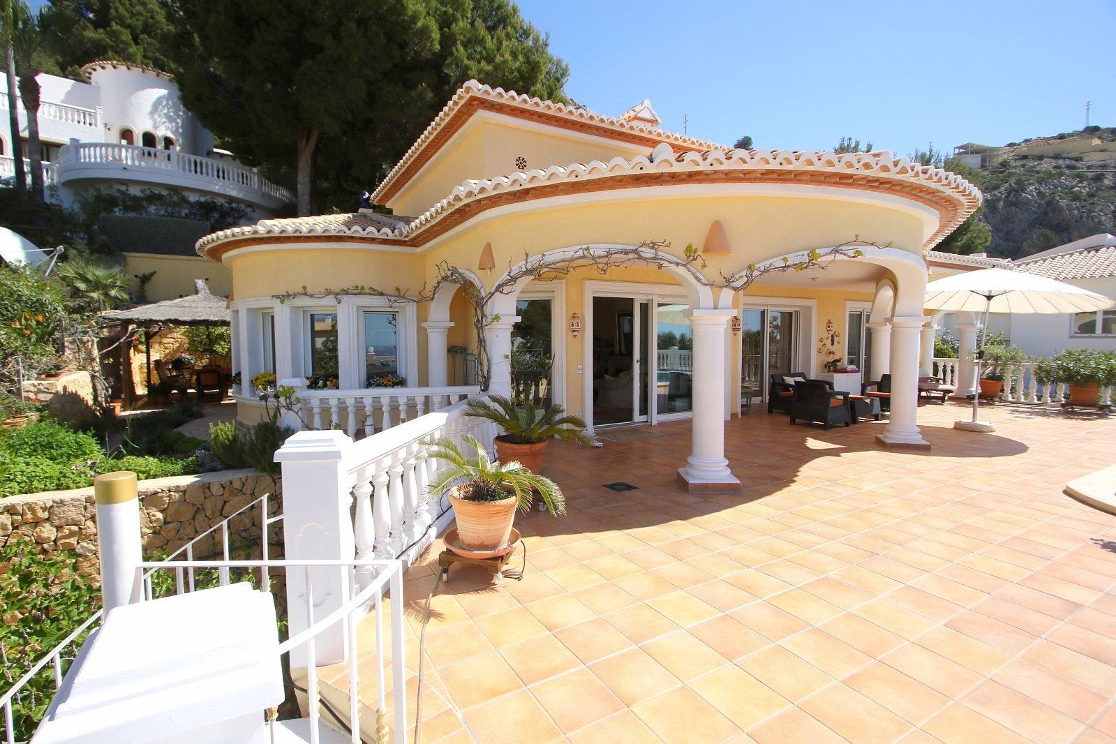Fantastic villa for sale with breathtaking sea views in Altea Hills